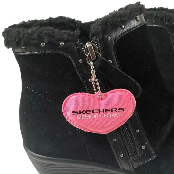 WOMENS SKECHERS SIZE 8 JUMPER SWEET STUD BLACK SUEDE ZIP ANKLE SHERPA TRIM BOOTS - Picture 4 of 12